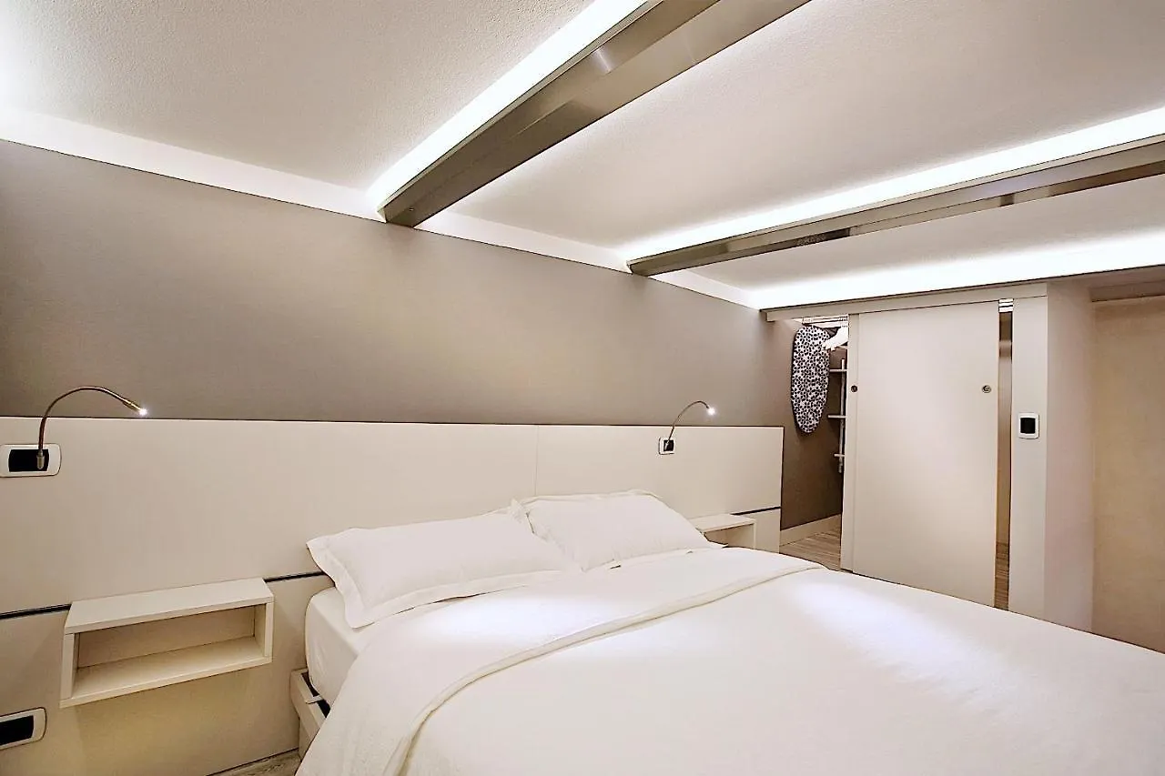 Le Cadreghe Apartments Verona 0*,  Italy